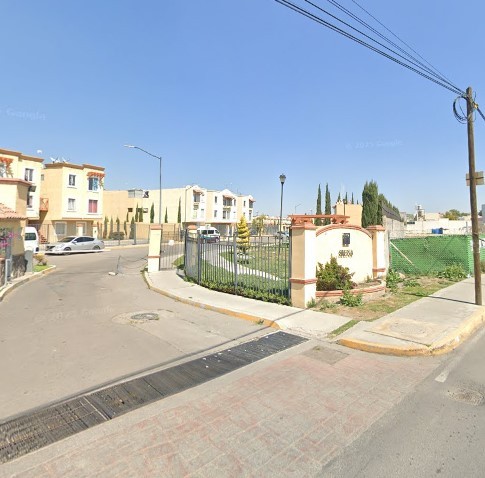 Casa en remate bancario en Real Verona, Tecámac, Estado de México - foto 2