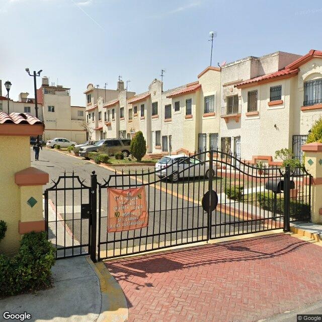 Casa en remate bancario en Villa del Real Sexta Seccion, Tecámac - foto 2