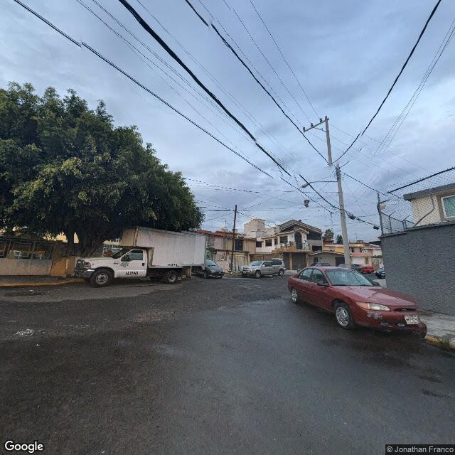 Casa en remate bancario en Viveros de la Loma, Tlalnepantla de Baz - foto 2