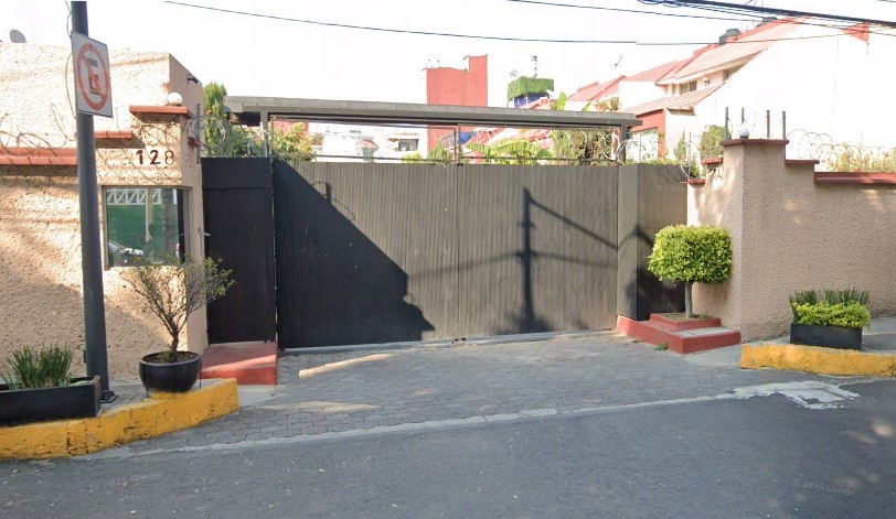 Casa en remate bancario en Ex-Hacienda Coapa, Coyoacán, CDMX - foto 3