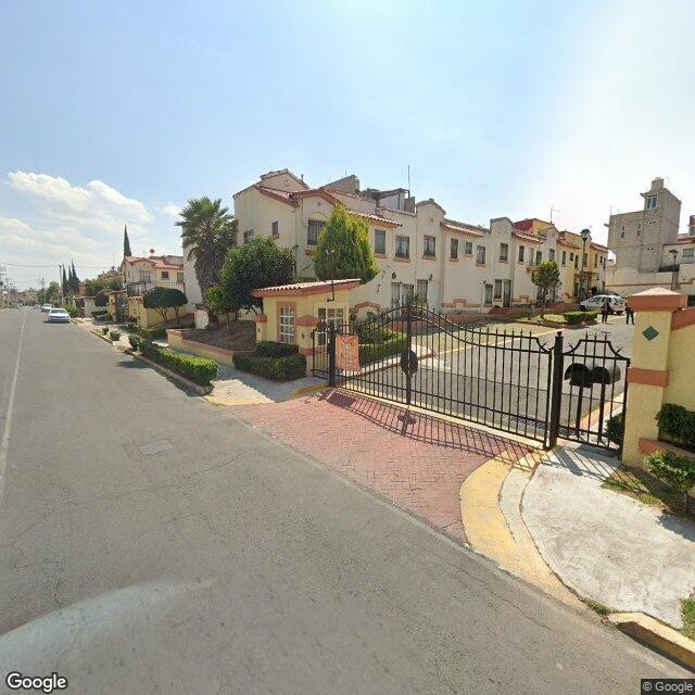 Casa en remate bancario en Villa del Real Sexta Seccion, Tecámac - foto 2