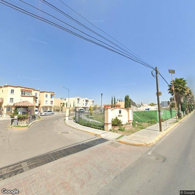 Casa en remate bancario en Conjunto Urbano Real Verona, Tecámac - foto 2