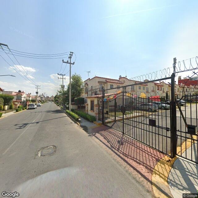 Casa en remate bancario en Villa del Real 6ta Seccio, Tecámac - foto 2