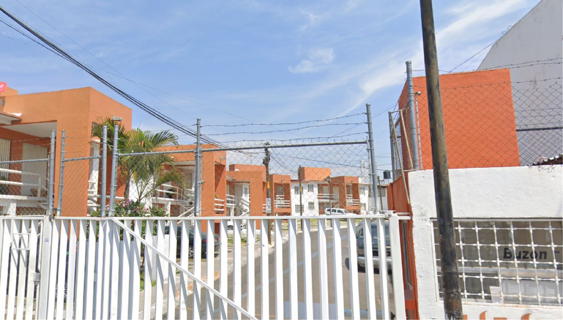Casa en remate bancario en Los Robles, Querétaro – 2 recámaras - foto 2