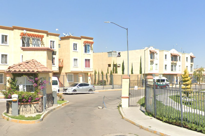 Casa en remate bancario en Conjunto Urbano Real Verona Cu, Tecámac - foto 2